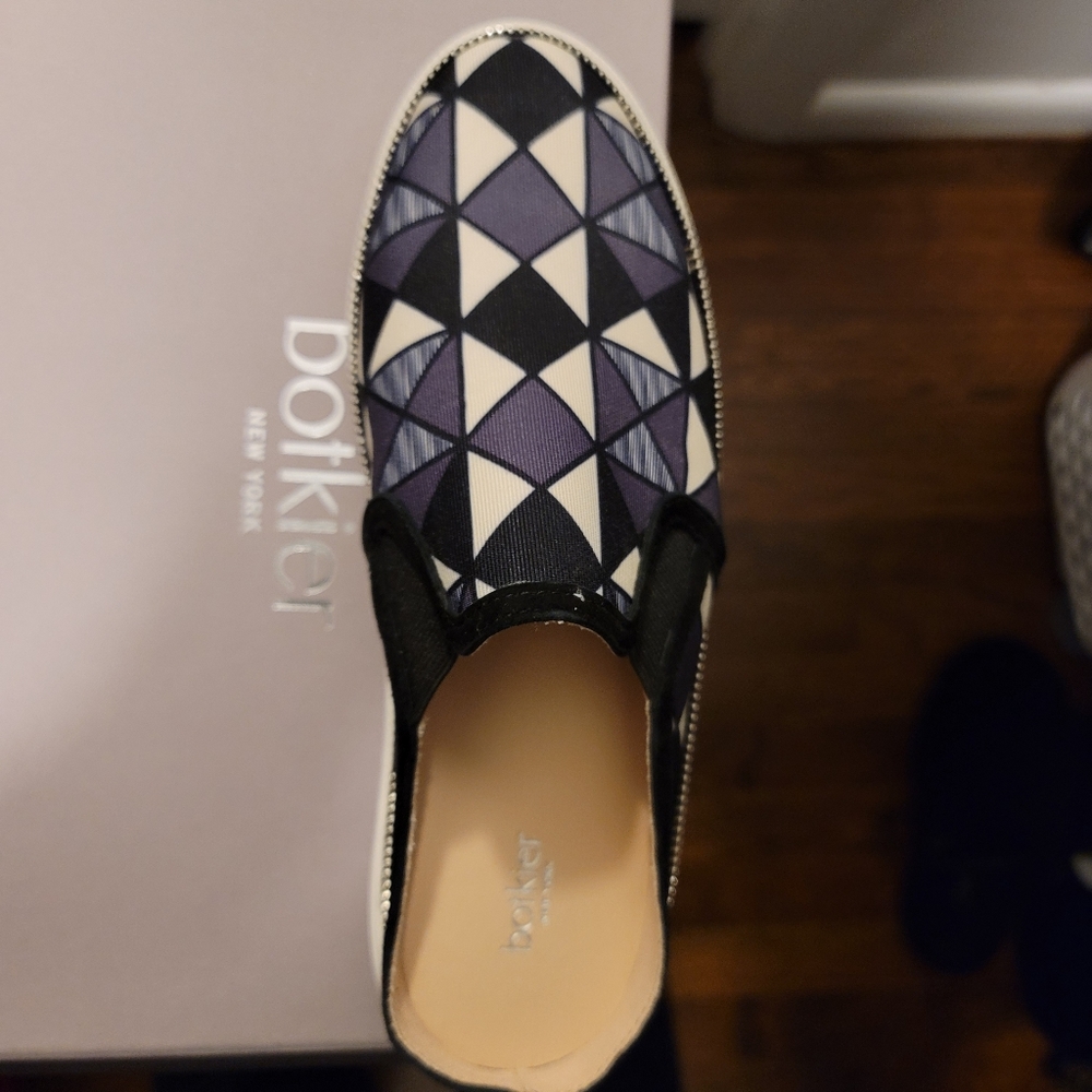 Womans slides